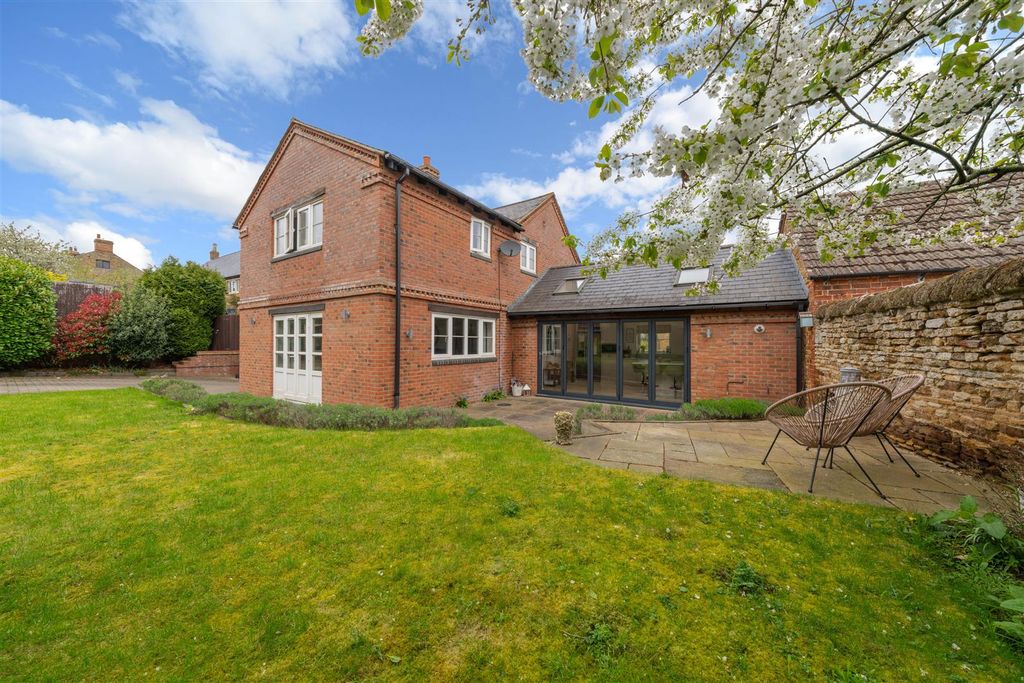 Property photo 3 of 26