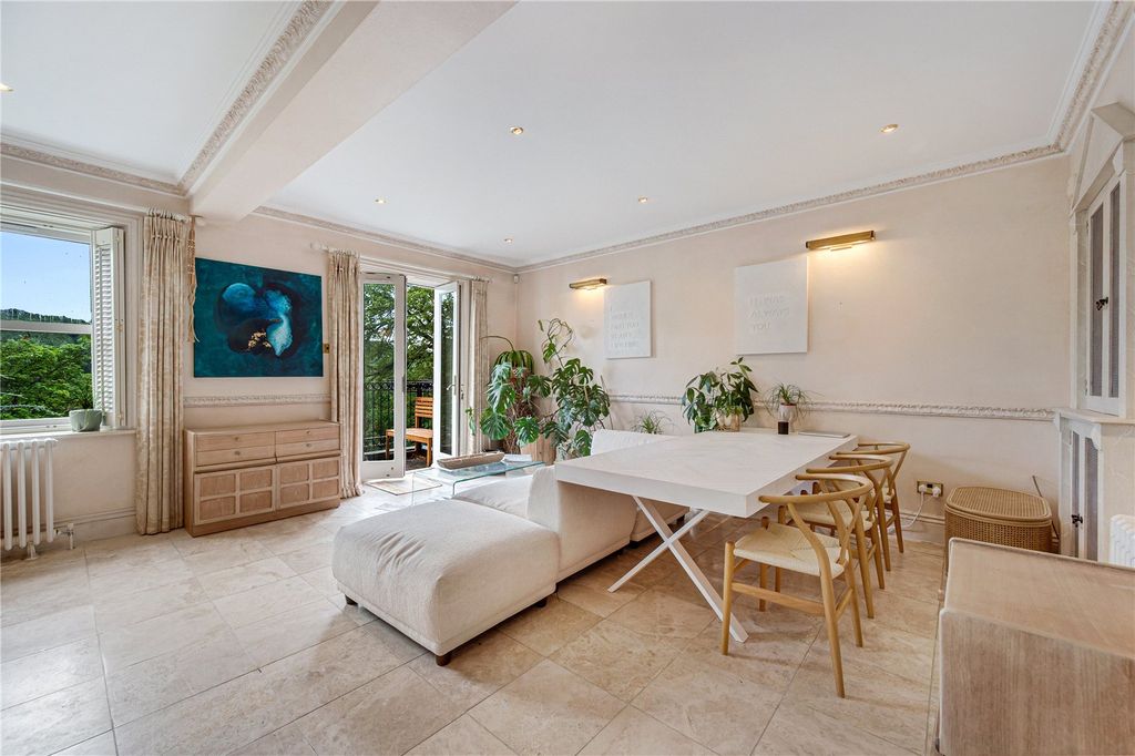 Property photo 2 of 20 Picture No. 13