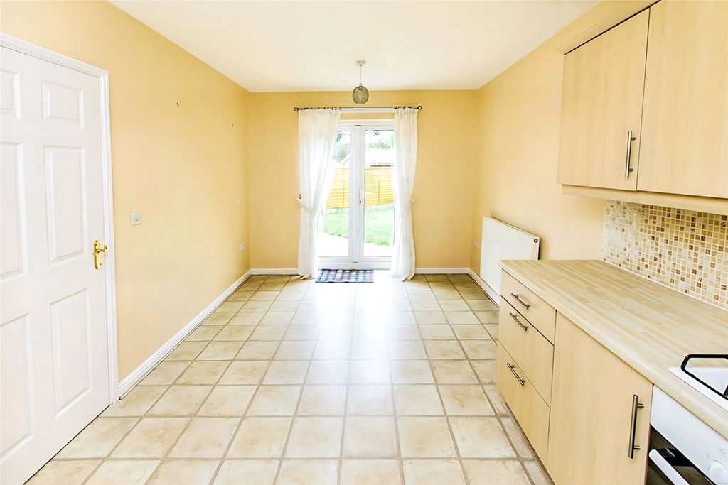 Property photo 3 of 8 Dining Area