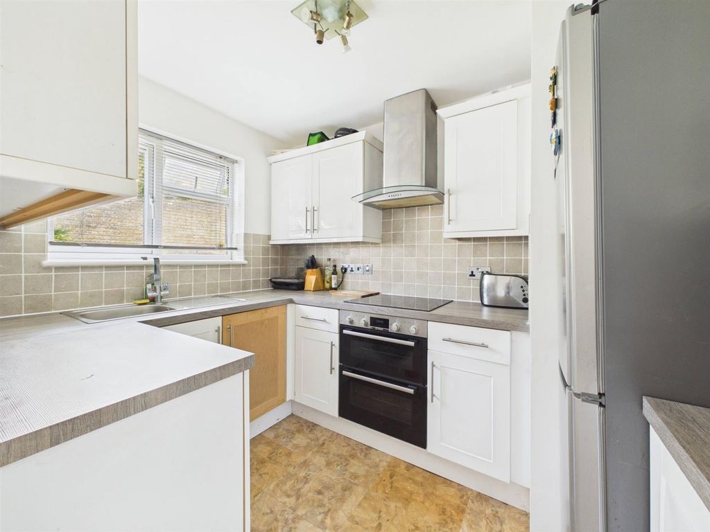 Property photo 3 of 14 Cam01563G0-Pr0355-Still006.Jpg