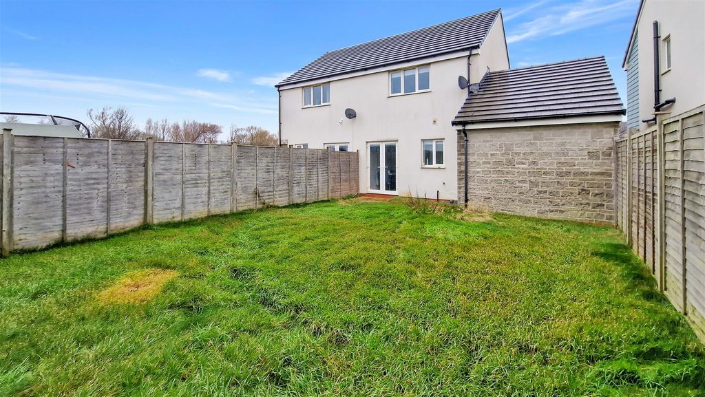 Property photo 2 of 18 Rear Garden