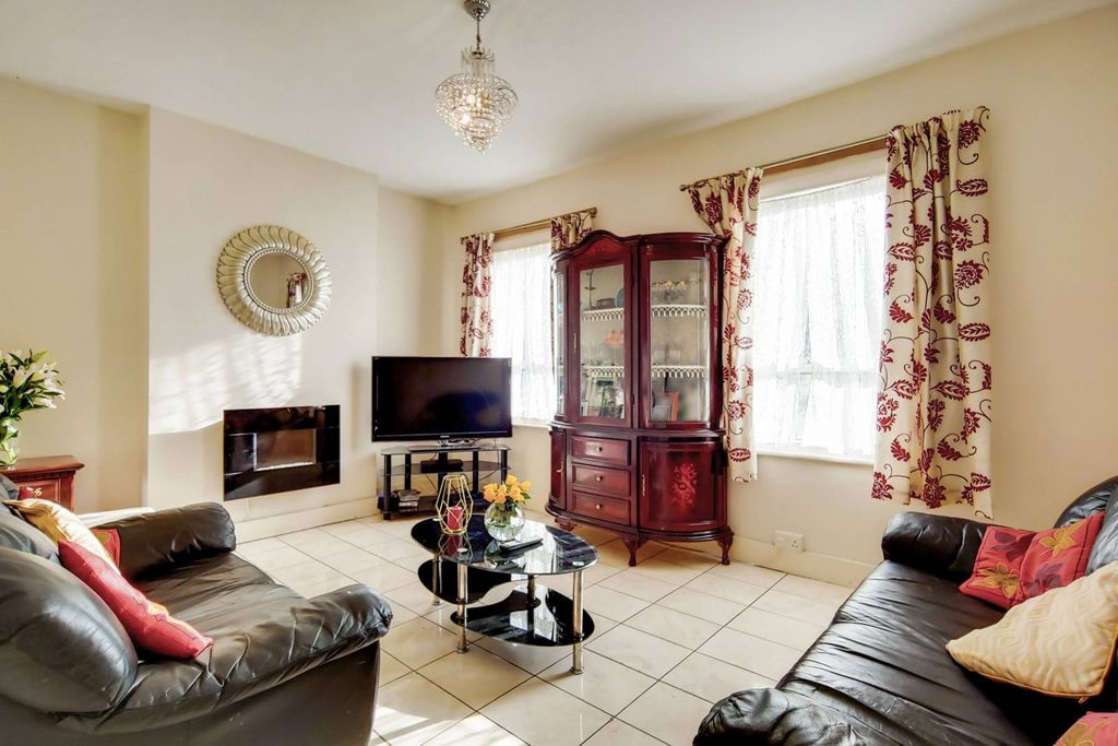 Property photo 3 of 13