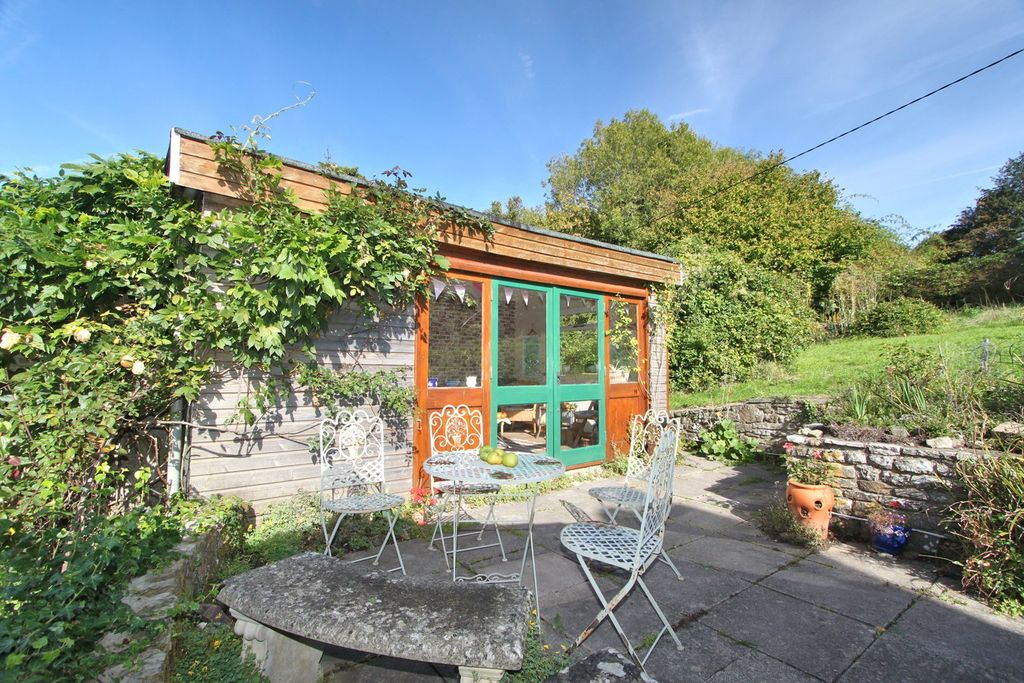 Property photo 3 of 20