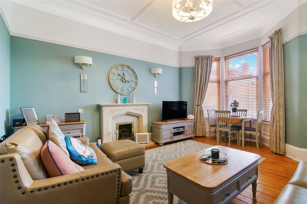 Property photo 2 of 19 Living Room