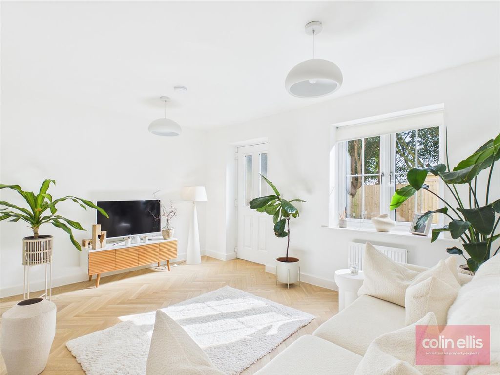 Property photo 2 of 16 Cam05075G0-Pr0310-Still007.Jpg