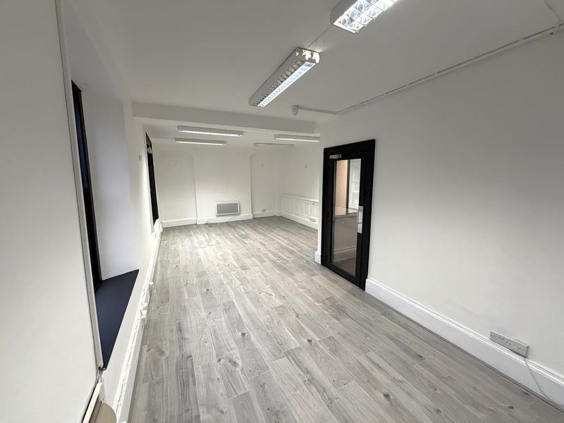 Property photo 2 of 7 Photo 6