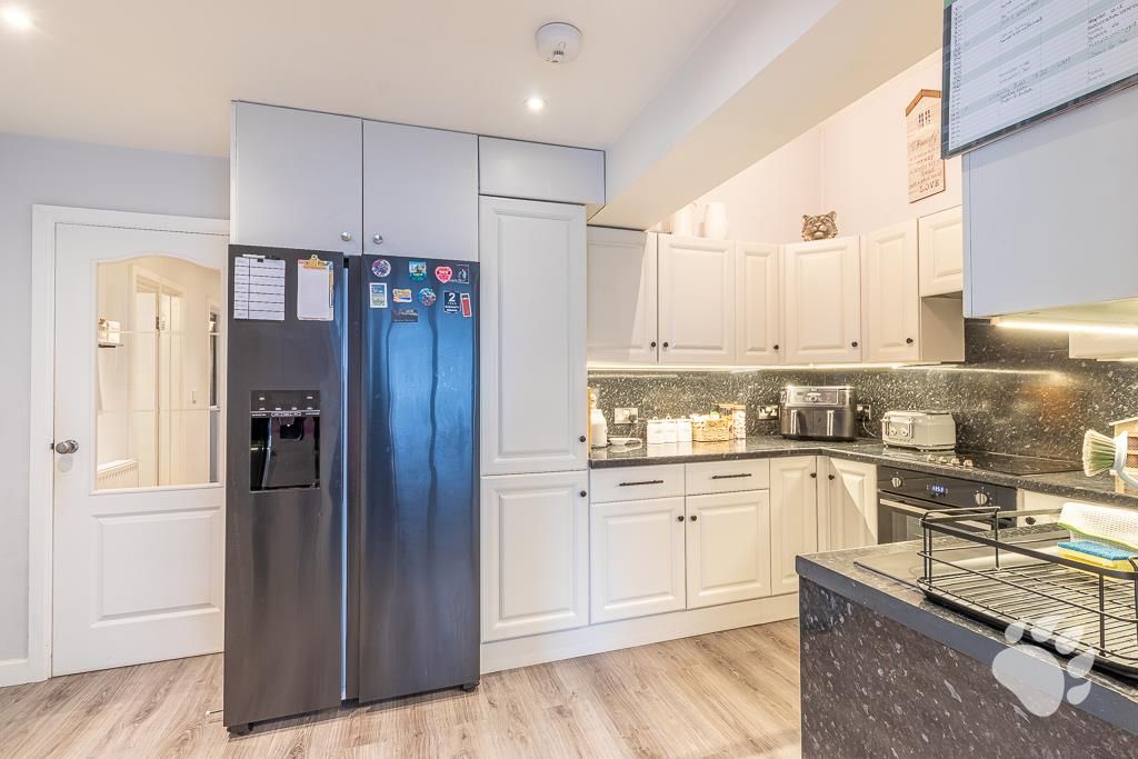 Property photo 3 of 26 Kitchen