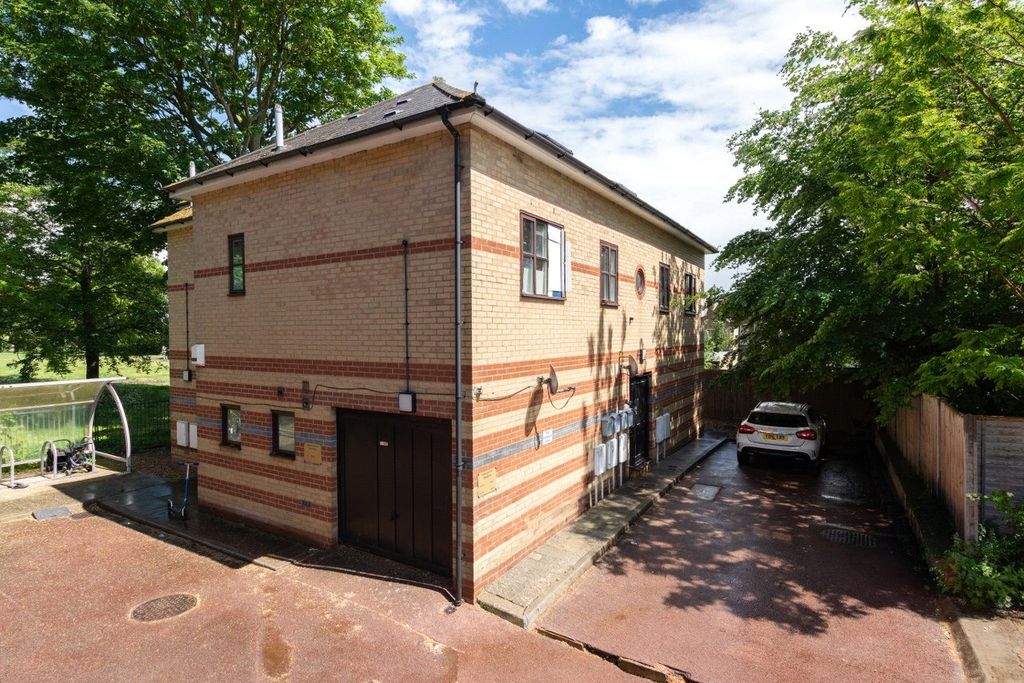 Property photo 1 of 15 Picture No. 13