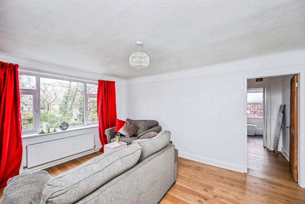 Property photo 3 of 12 Photo