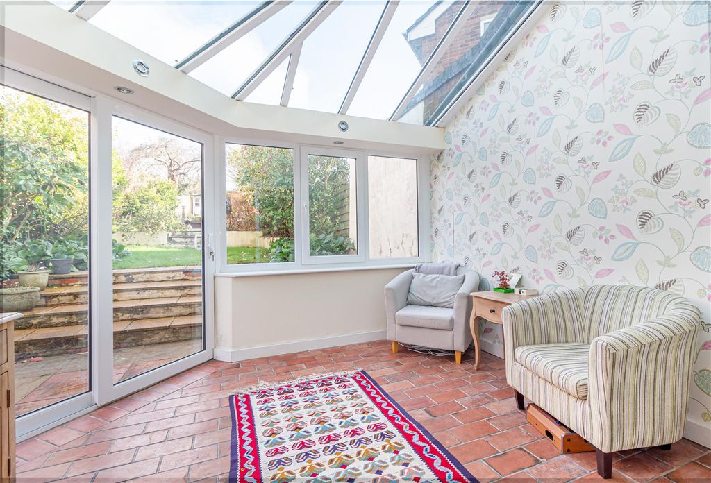 Property photo 3 of 31 Conservatory-1.Jpg