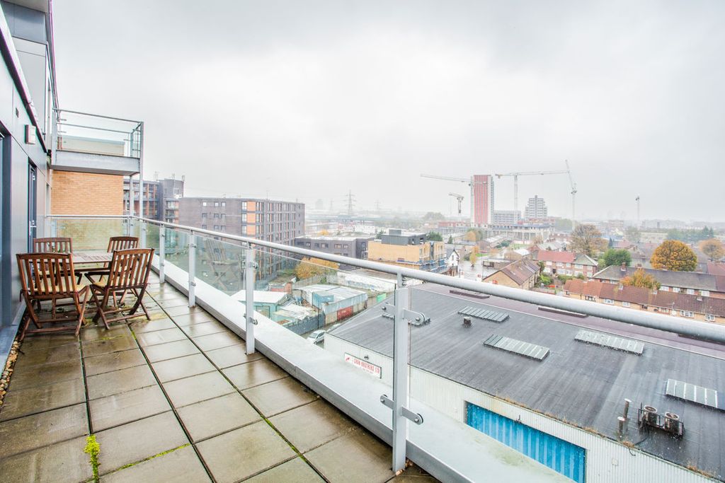 Property photo 2 of 8