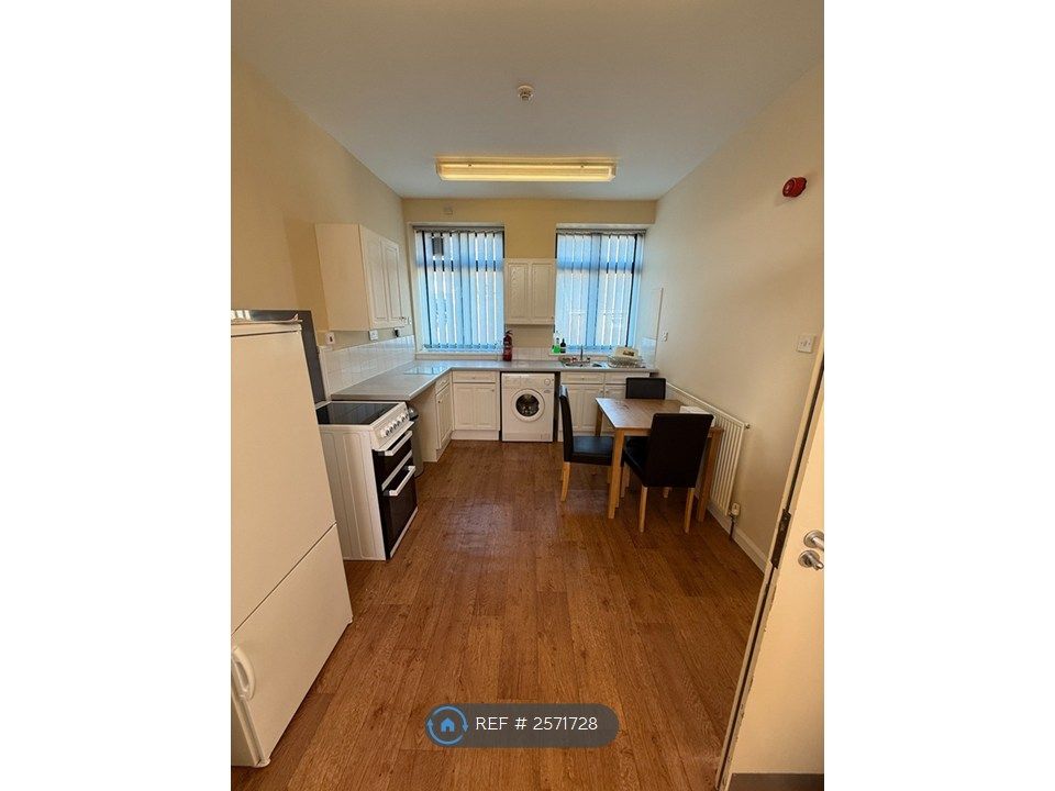 Property photo 1 of 7 Kitchen