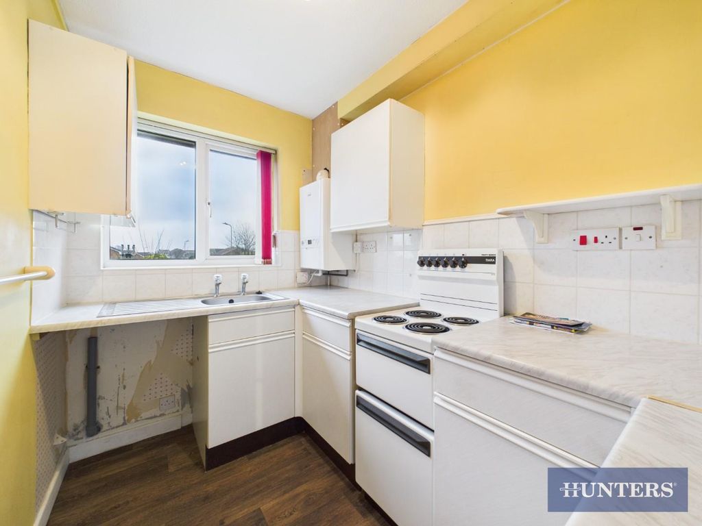 Property photo 2 of 10 Kitchen