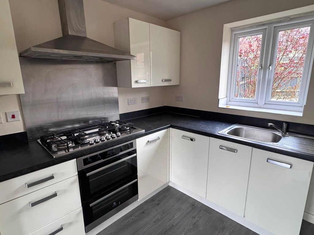 Property photo 2 of 17 Picture No. 03