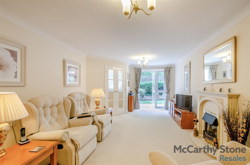 Property photo 2 of 23 8699599-Interior12.Jpg