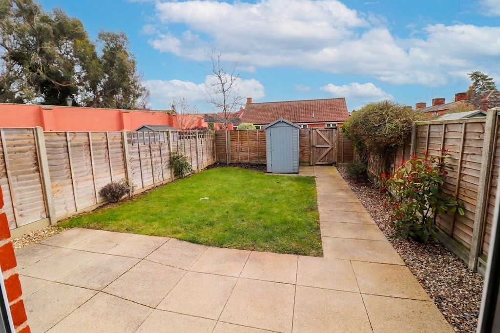 Property photo 2 of 8