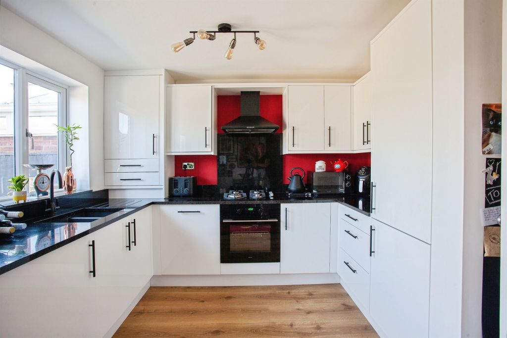Property photo 2 of 14