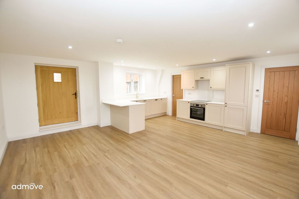 Property photo 2 of 25