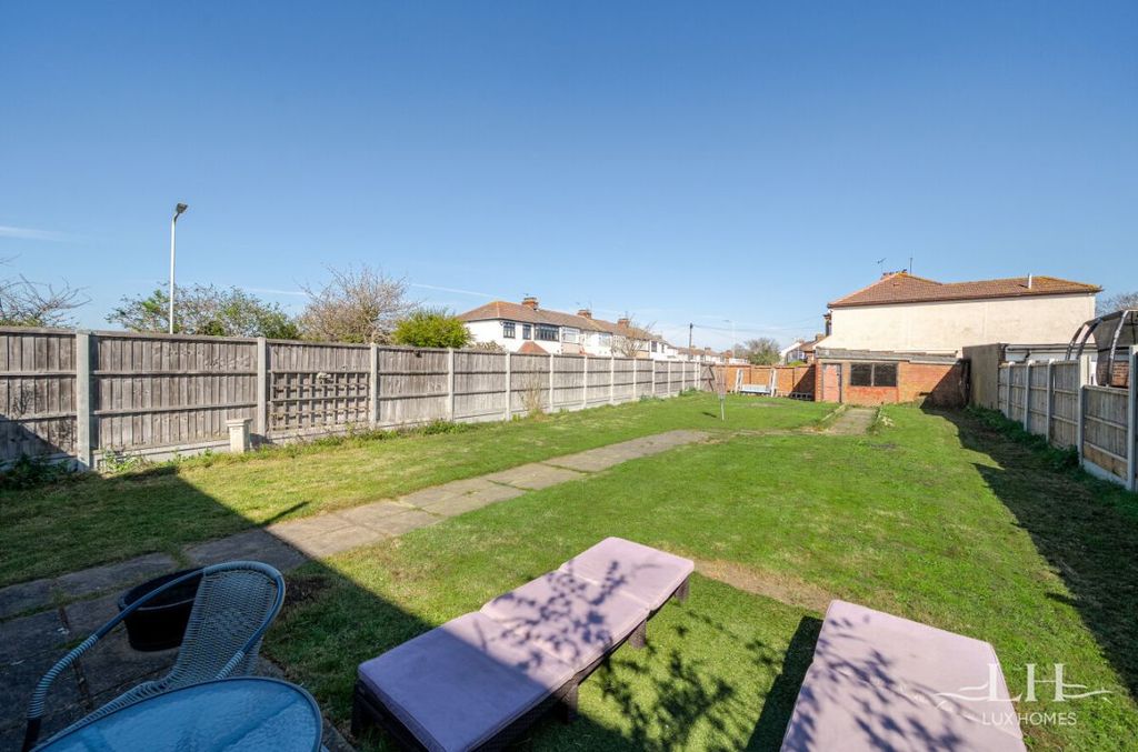 Property photo 2 of 21
