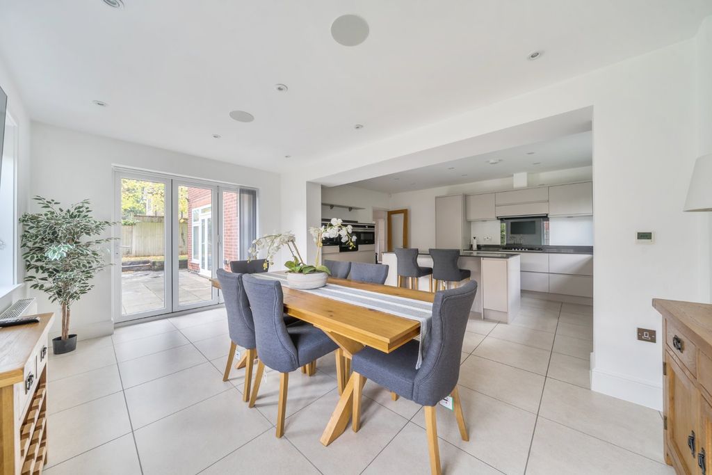 Property photo 2 of 38 Picture No. 08