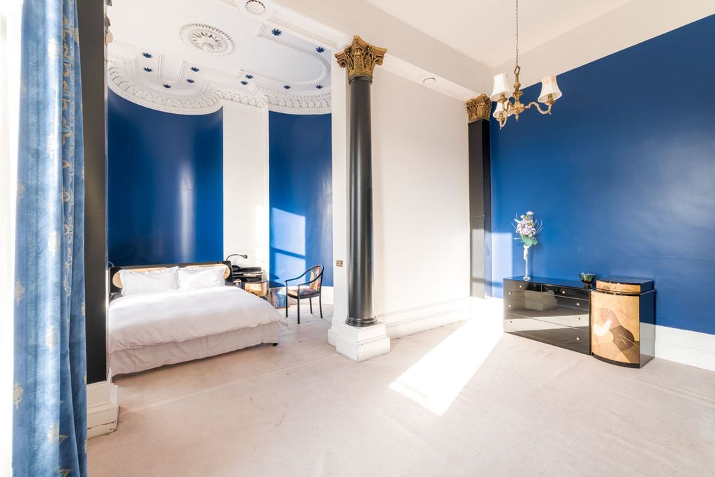 Property photo 3 of 28