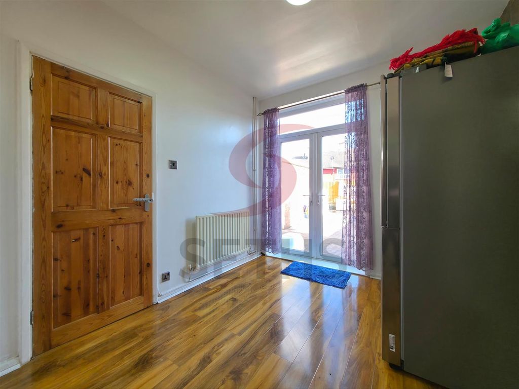 Property photo 3 of 12 Dining Room