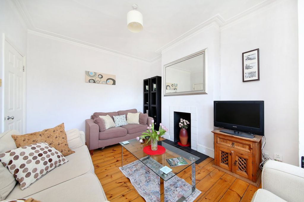 Property photo 2 of 9