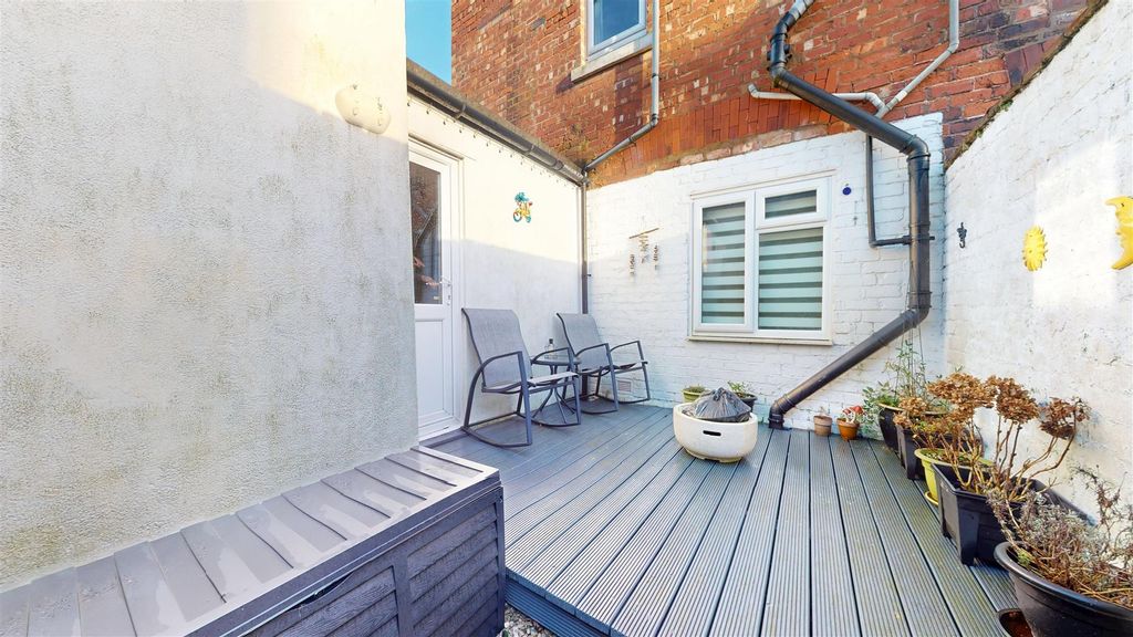 Property photo 2 of 23 Ground Floor Rear