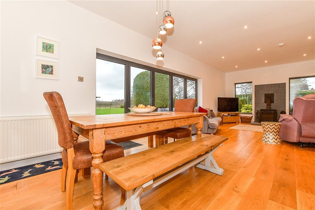 Property photo 1 of 20 Dining/ Lounge Area