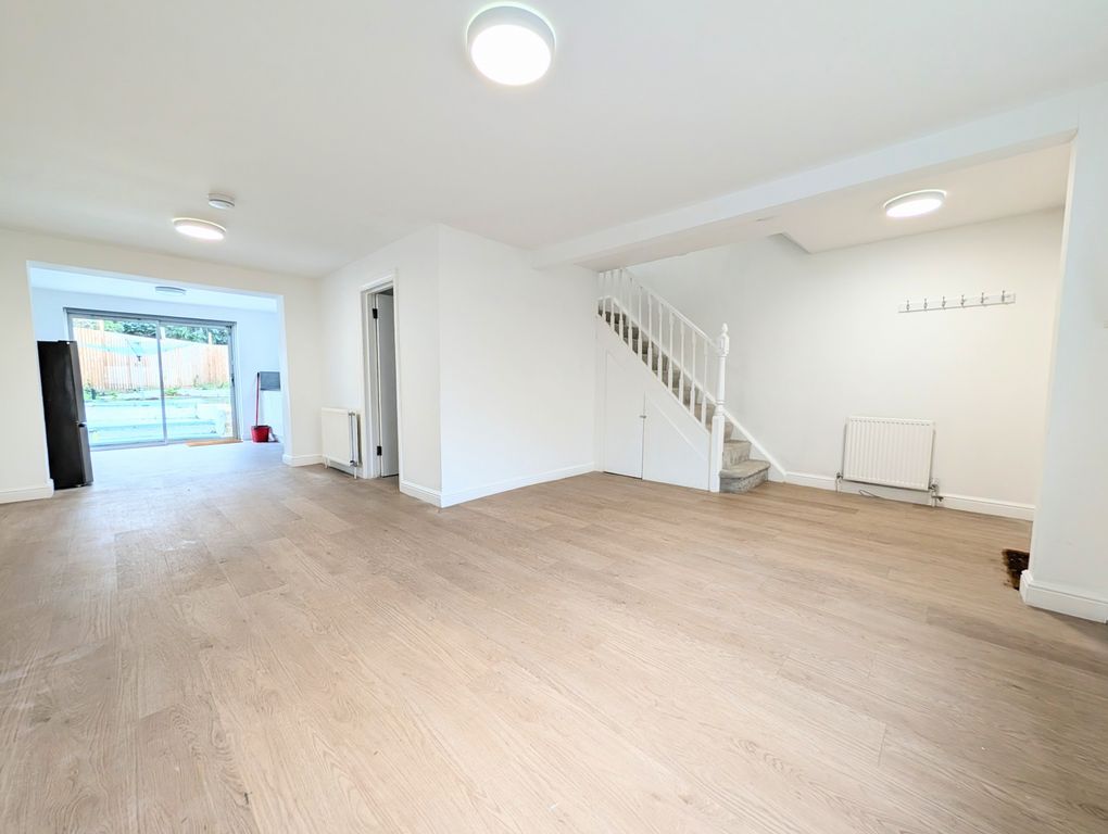 Property photo 2 of 25 Living Room