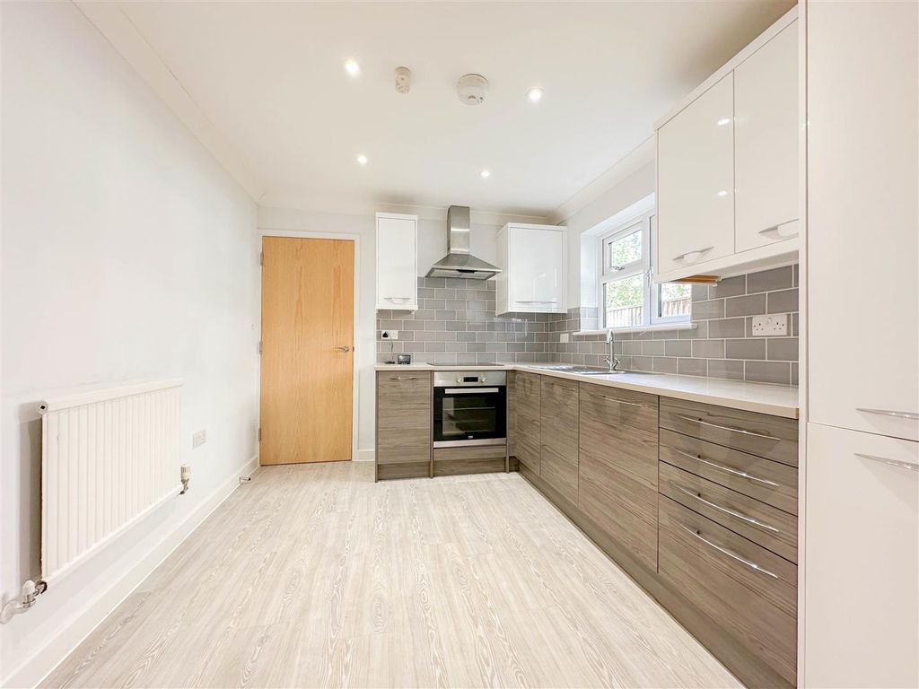 Property photo 2 of 12 Kitchen 2.Jpg