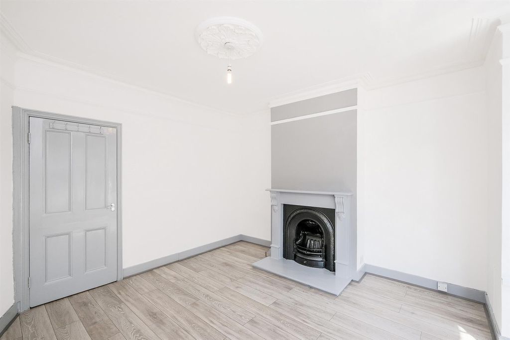 Property photo 2 of 27 32 Campbell Road-4_Web.Jpg