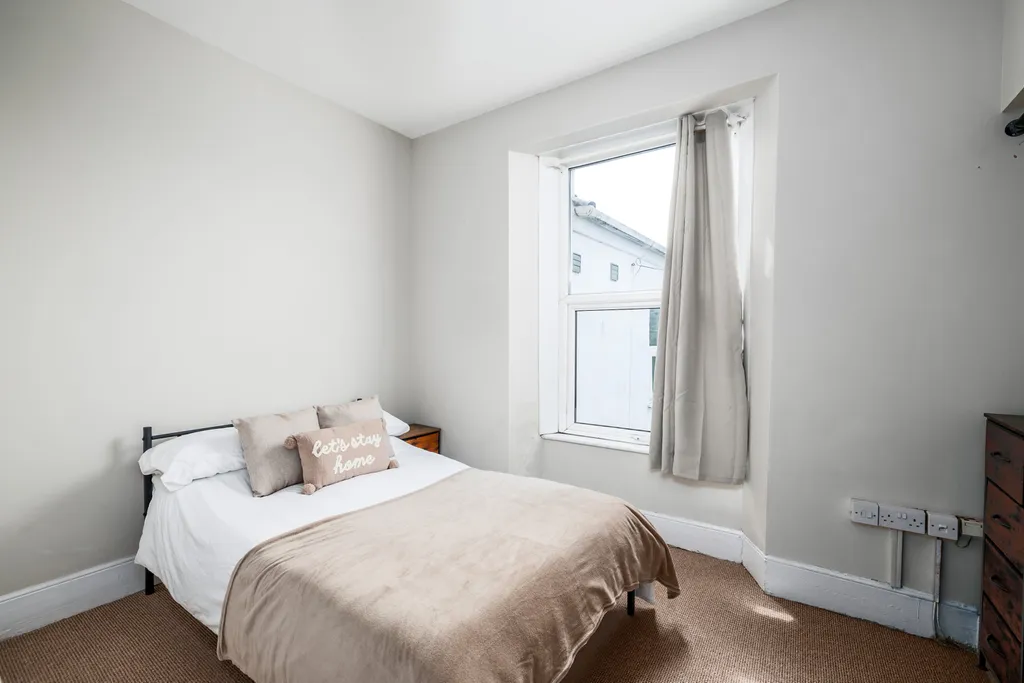Cheltenham Place, Plymouth PL4 – pohled 3