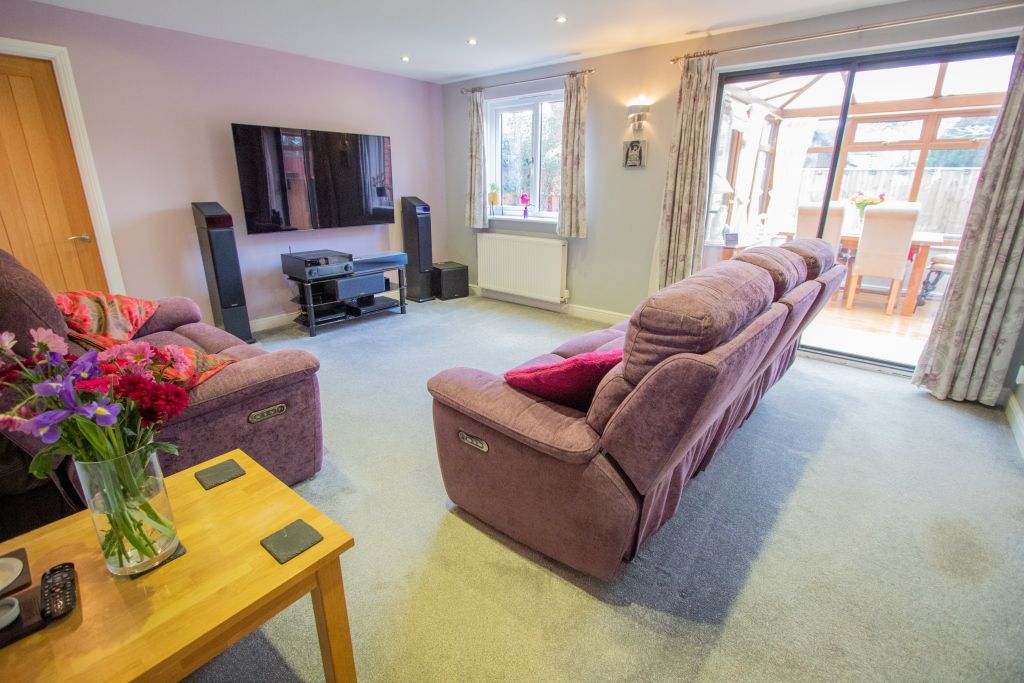 Property photo 3 of 23 Sitting Room