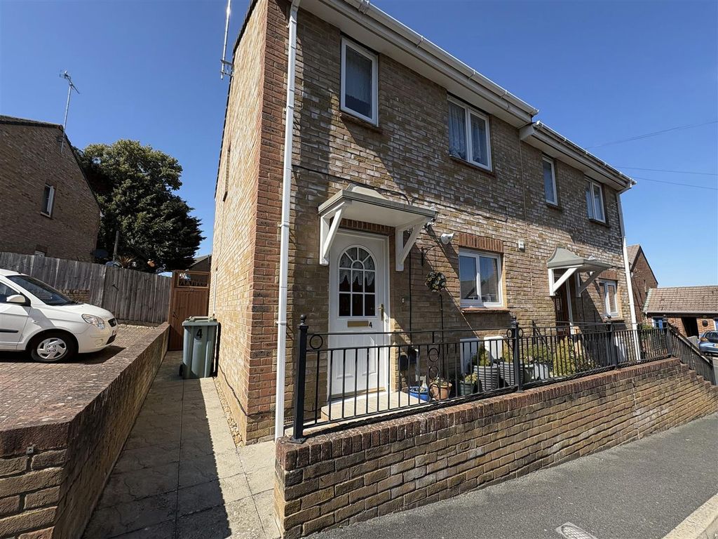 Property photo 1 of 12