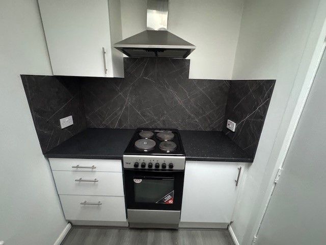 Property photo 2 of 6 Kitchen