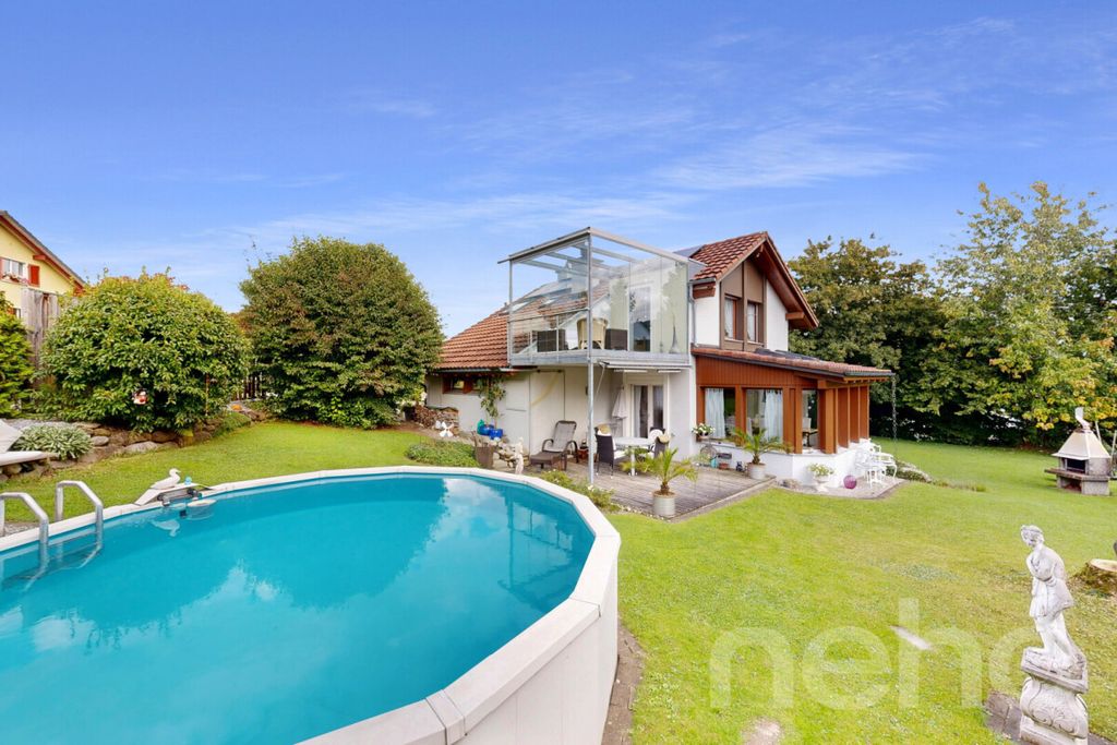 Property photo 2 of 13