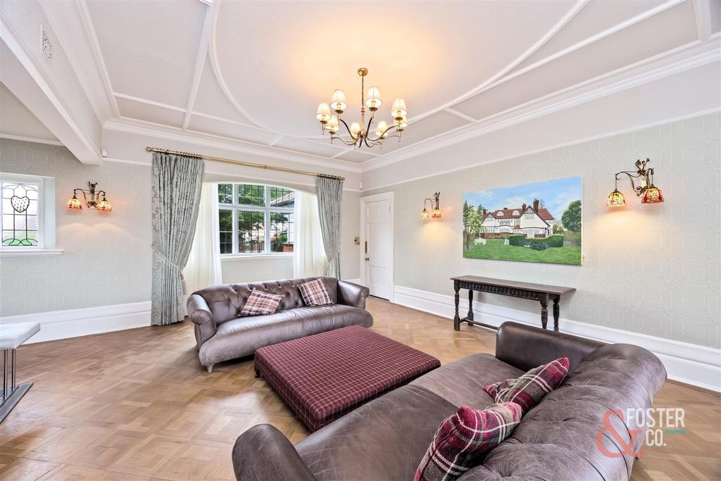 Property photo 3 of 49 Dyke Road Avenue, 32_027.Jpg