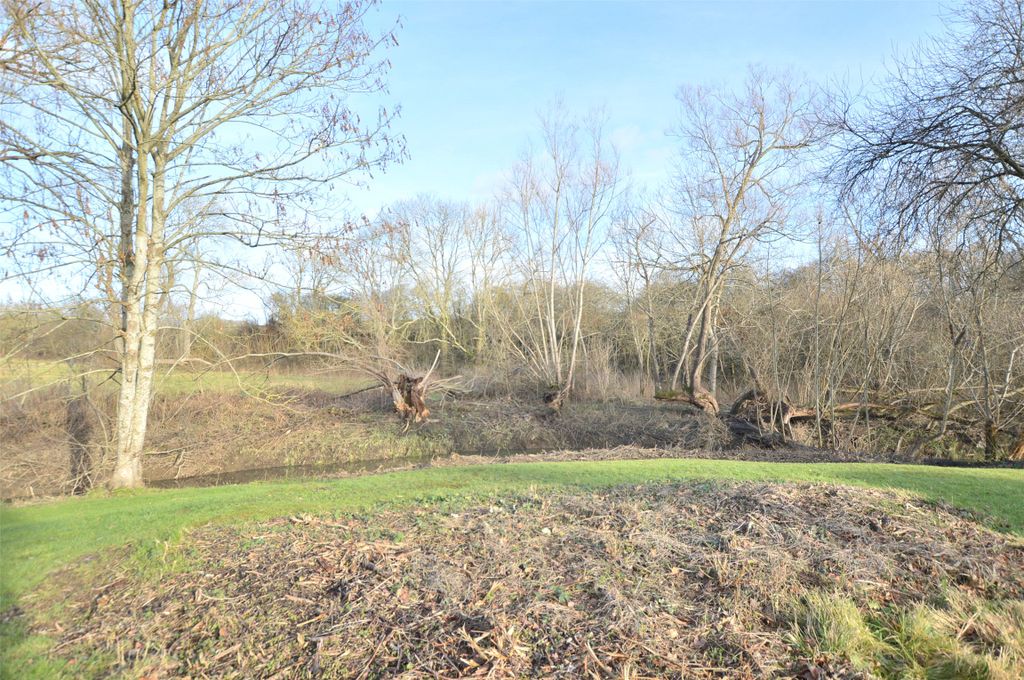 Property photo 3 of 11 Views