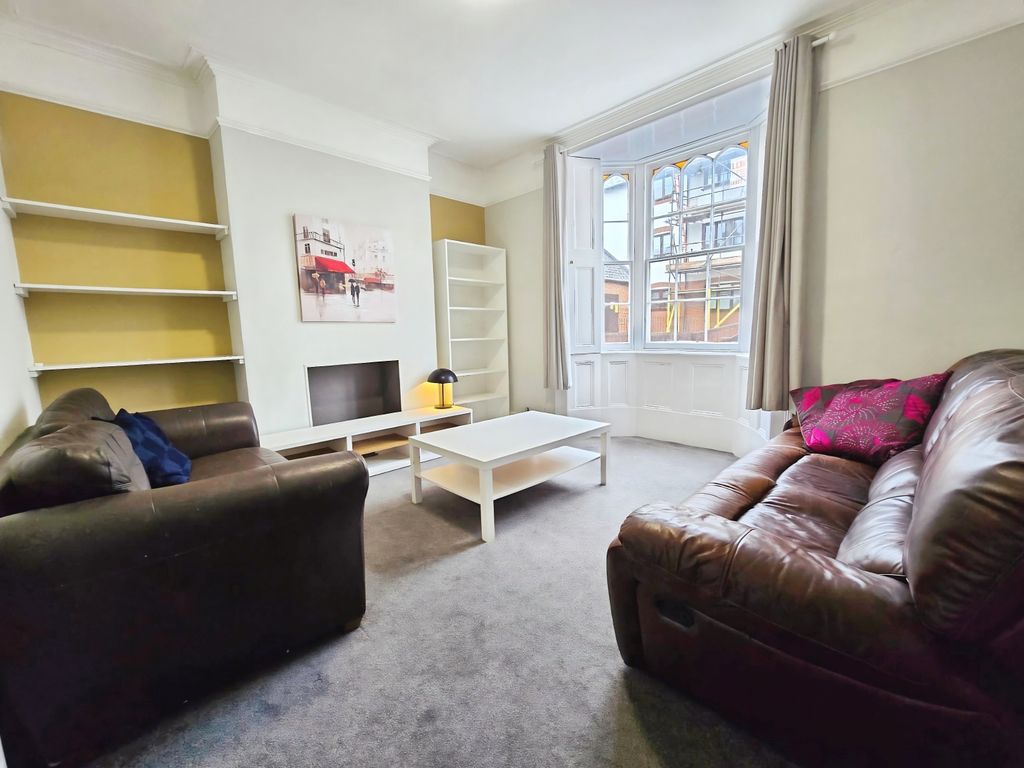 Property photo 3 of 14 Living Room