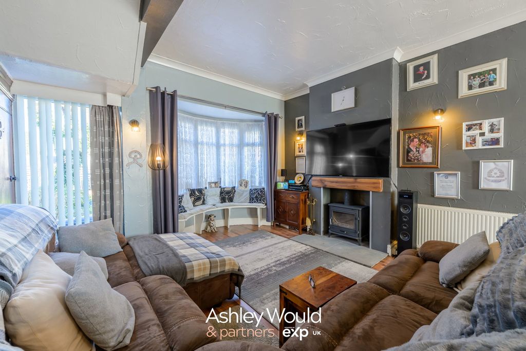 Property photo 2 of 23