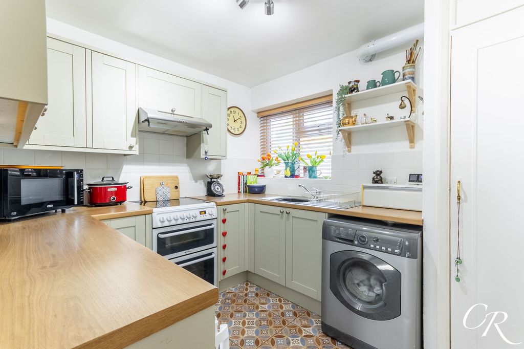 Property photo 2 of 9