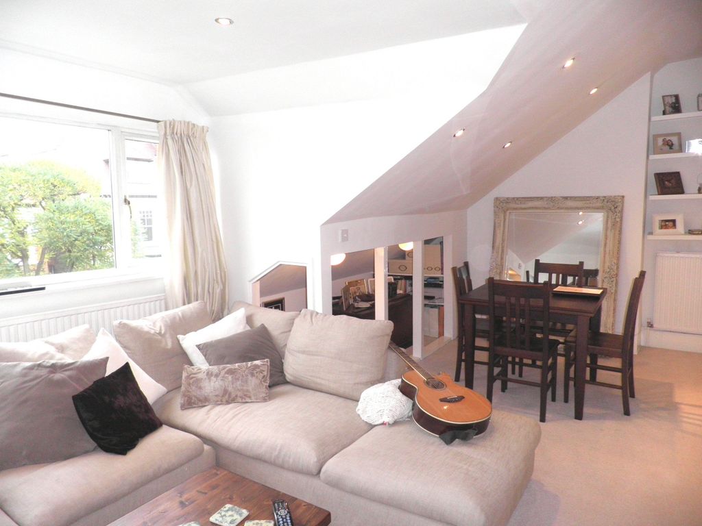 Property photo 1 of 10 Kitchen