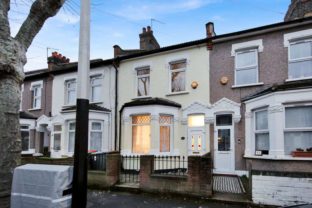 Property photo 2 of 24