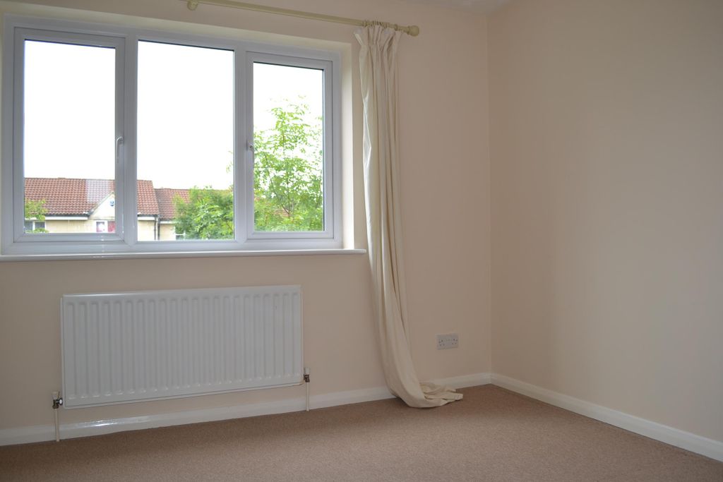 Property photo 3 of 10 2nd Bedroom