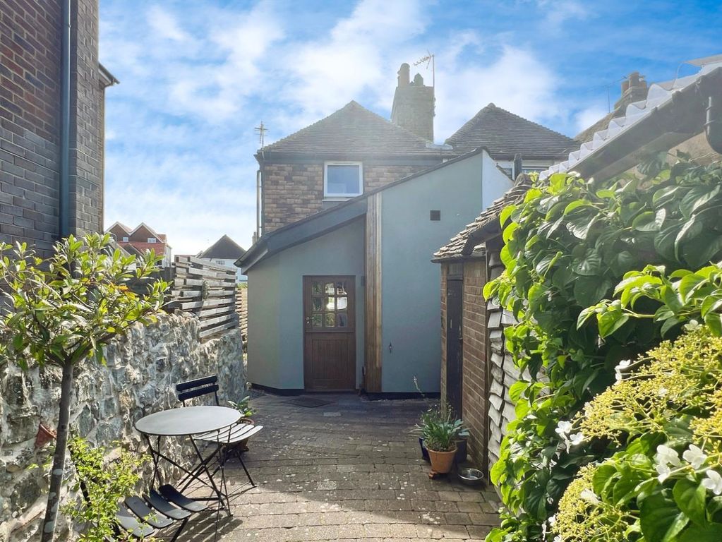 Property photo 3 of 12