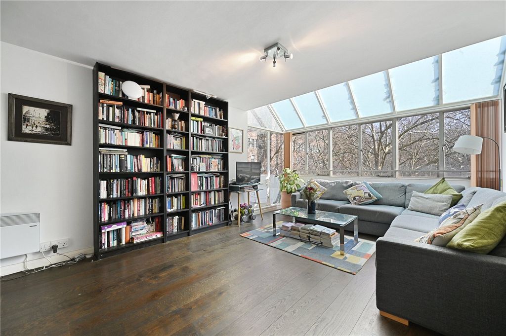 Property photo 2 of 9 Picture No. 12