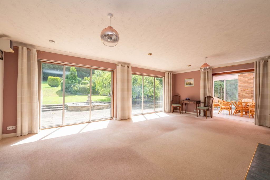 Property photo 2 of 24