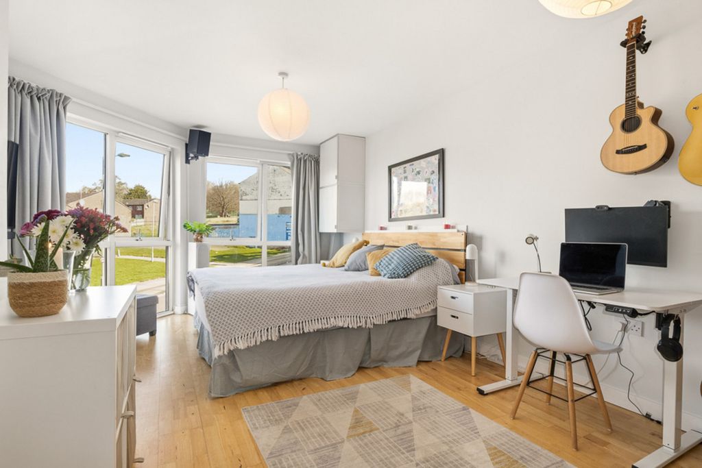 Property photo 1 of 30