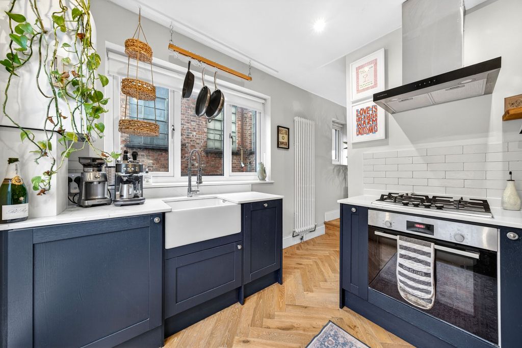 Property photo 2 of 16 Kitchen